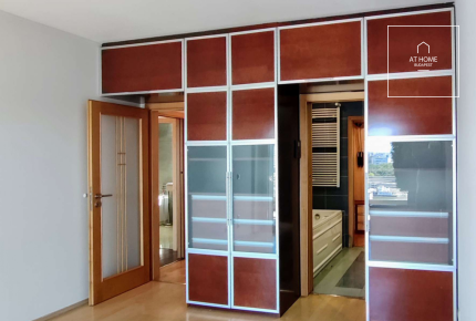 182 sqm panoramic apartment with 2 bedrooms in District IX, Millennial City Center