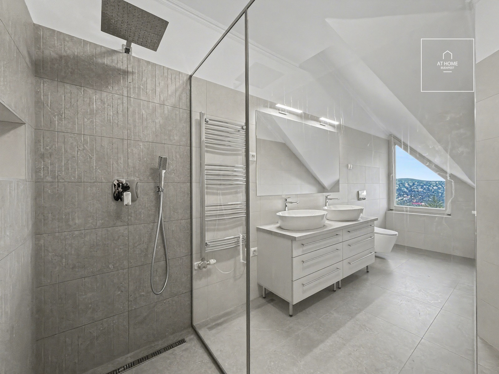 EXCLUSIVE FAMILY RESIDENCE IN KÚTVÖLGY – DISTRICT XII