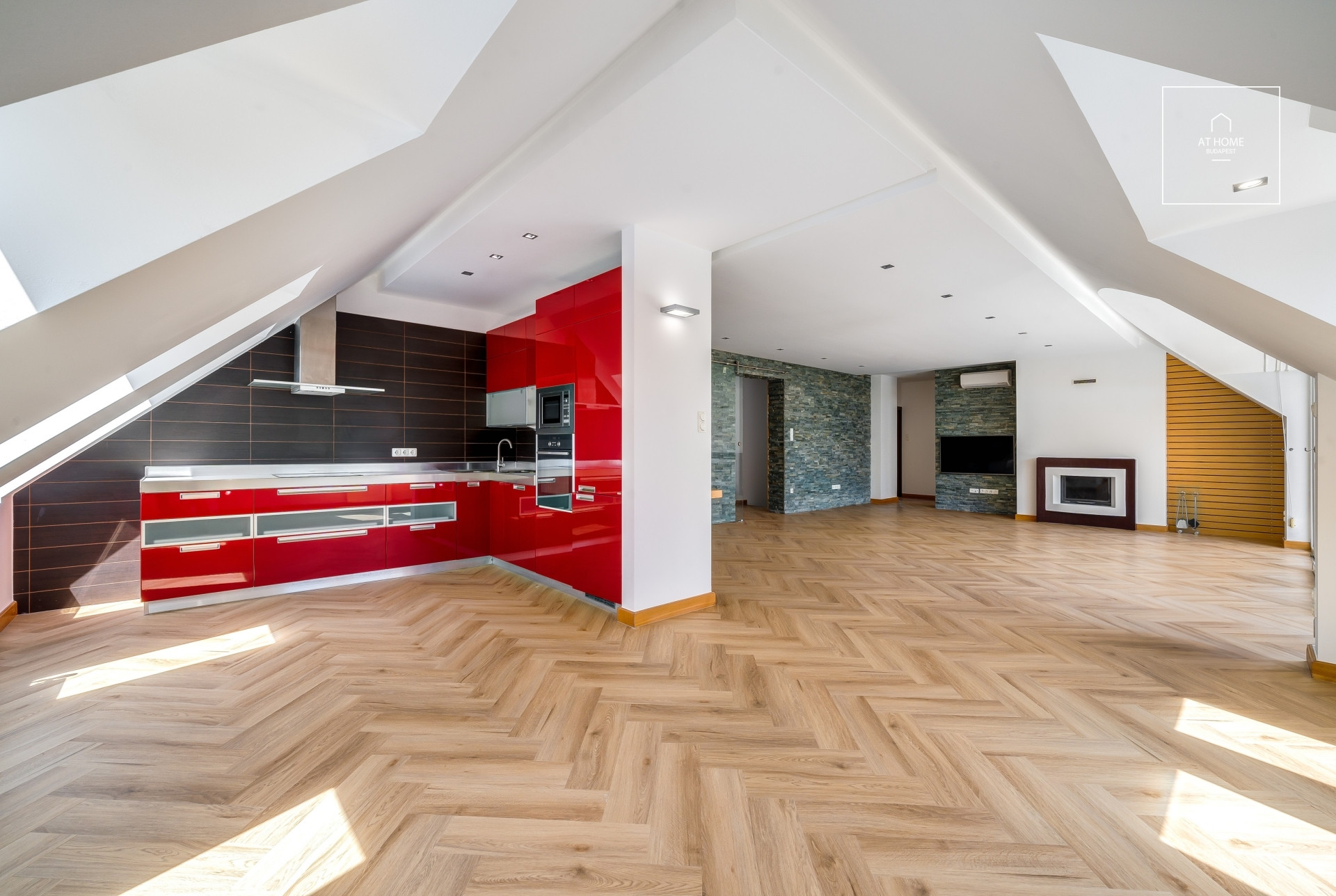 Beautiful panoramic apartment for sale in Szemlőhegy, 2nd district Budapest