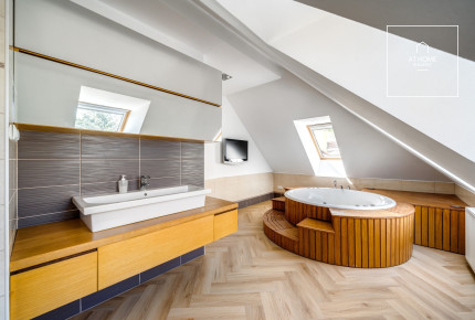 Beautiful panoramic apartment for sale in Szemlőhegy, 2nd district Budapest