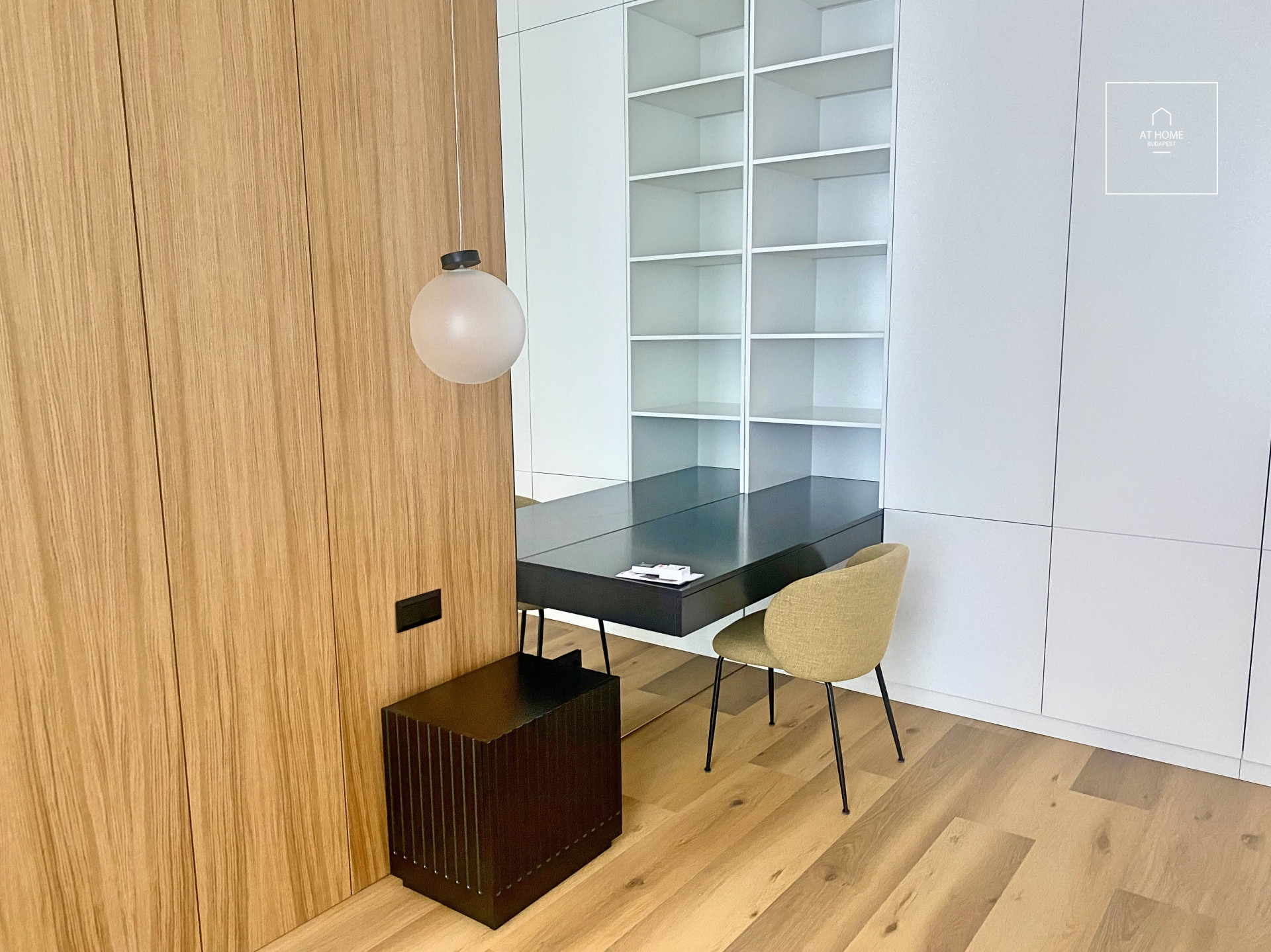 Elegant 2-Bedroom Luxury Apartment for Rent in the Heart of Víziváros