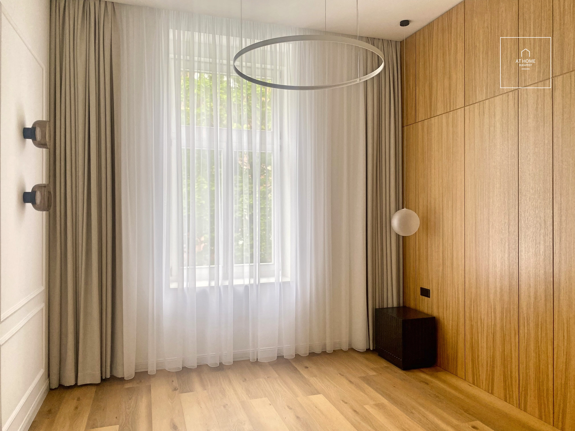 Elegáns, 2 hálószobás luxuslakás kiadó Víziváros szívében