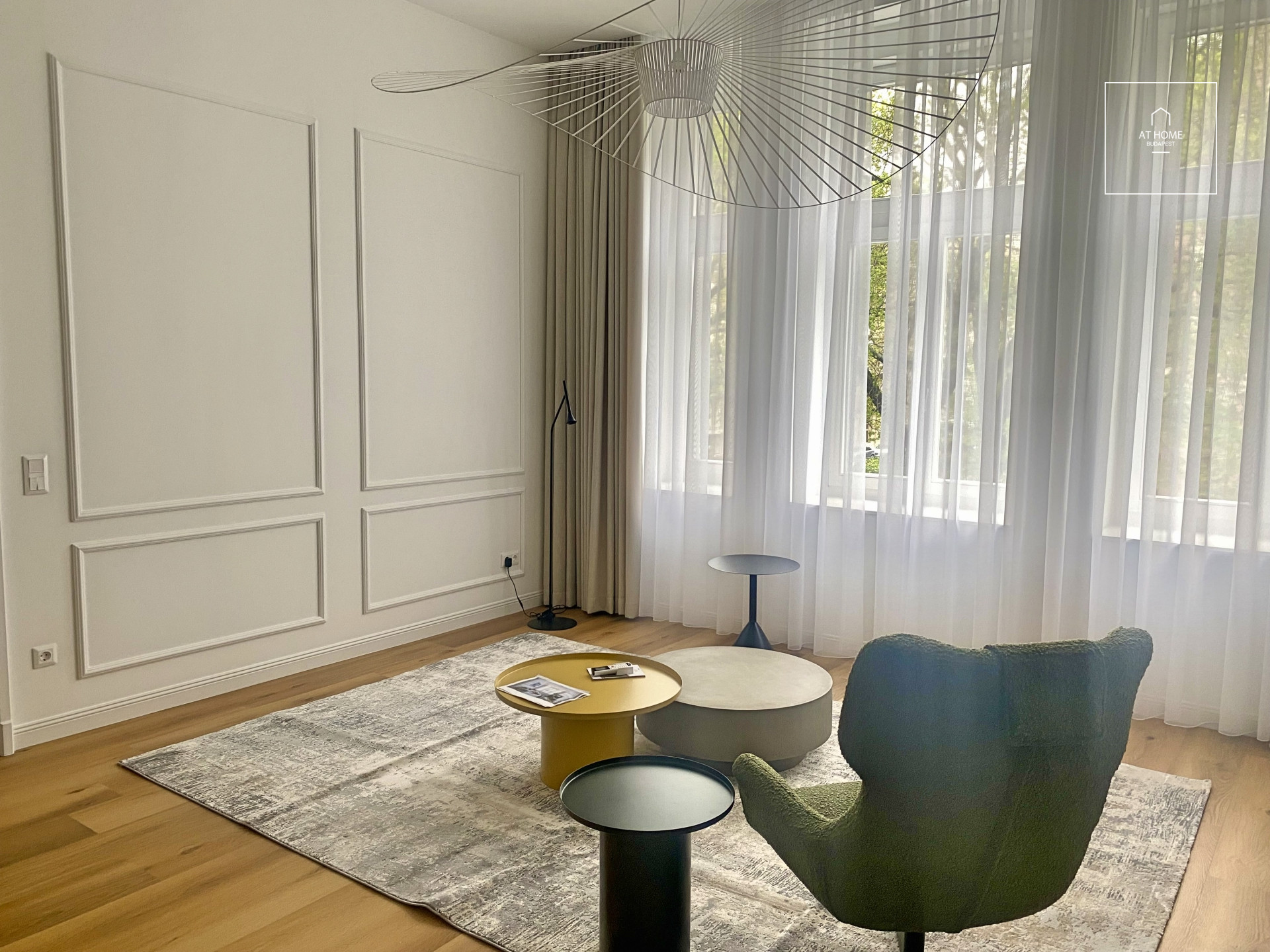 Elegant 2-Bedroom Luxury Apartment for Rent in the Heart of Víziváros