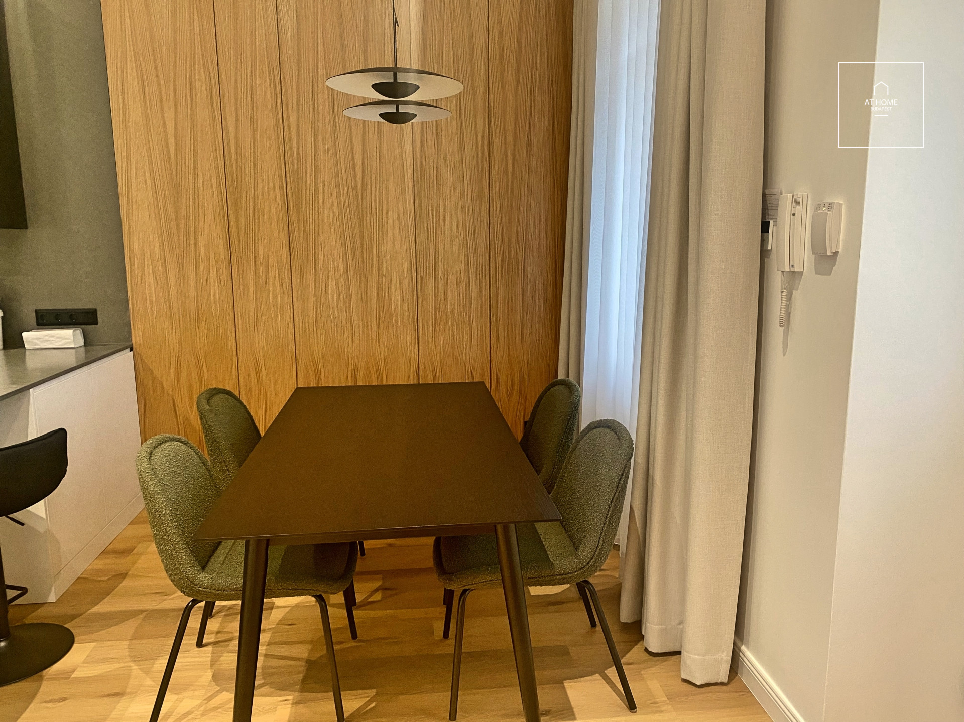 Elegant 2-Bedroom Luxury Apartment for Rent in the Heart of Víziváros