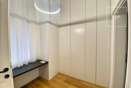 Elegáns, 2 hálószobás luxuslakás kiadó Víziváros szívében