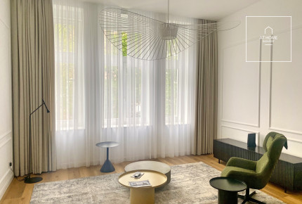 Elegant 2-Bedroom Luxury Apartment for Rent in the Heart of Víziváros