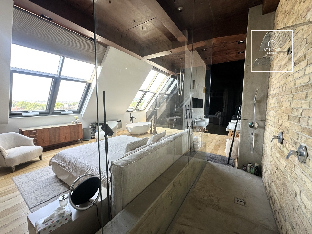 Luxury 200 sqm loft apartment in District 13, Vizafogó