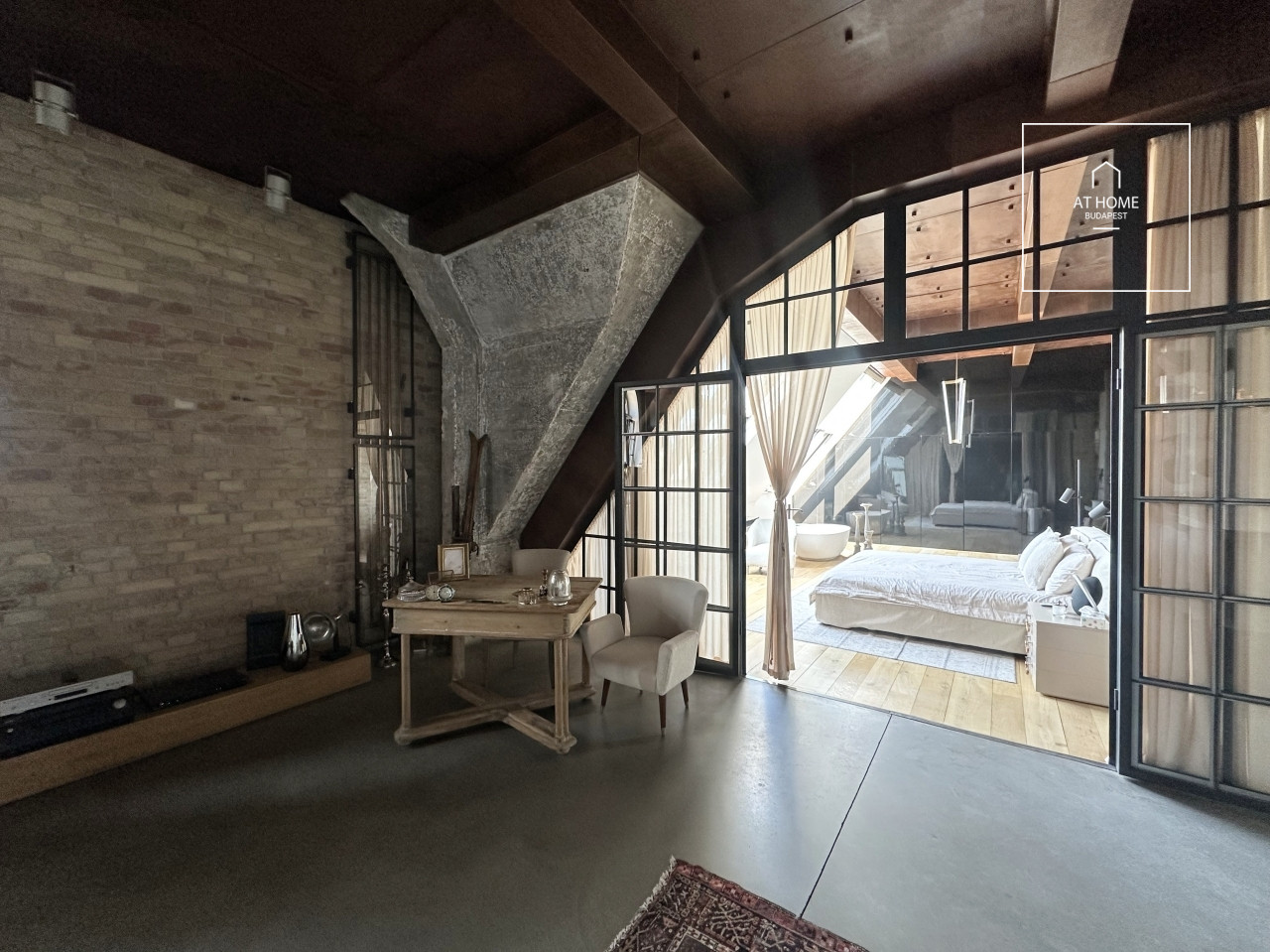 Luxury 200 sqm loft apartment in District 13, Vizafogó