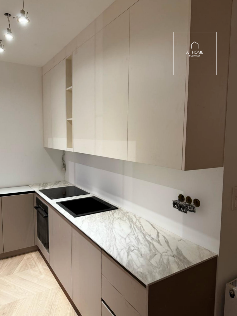 Exclusive, newly renovated apartment in the heart of Budapest, near Szabadság Square