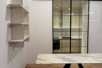 Exclusive, newly renovated apartment in the heart of Budapest, near Szabadság Square