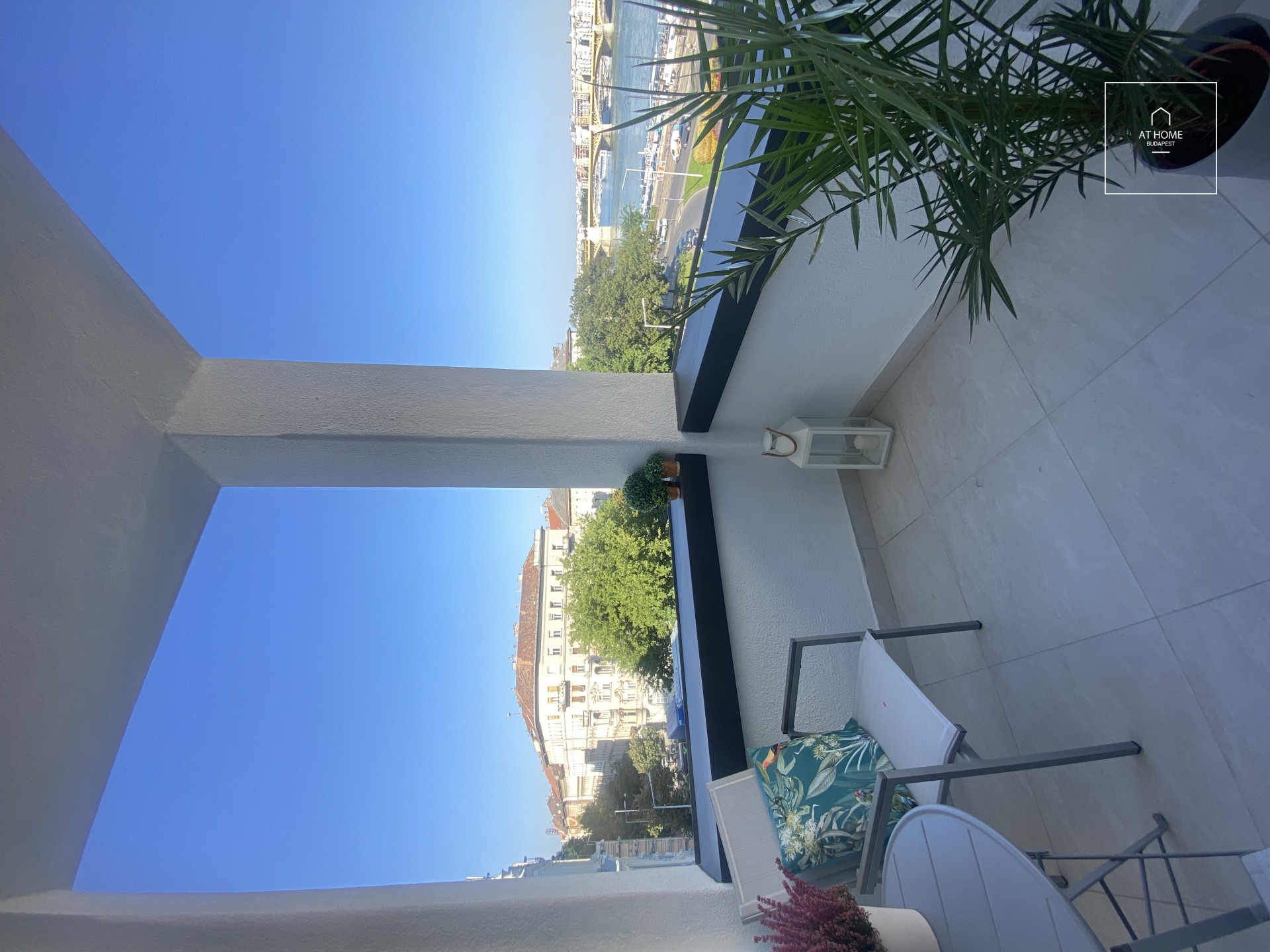 Panorámás két hálószobás prémium lakás kiadó Budapest II. kerület Víziváros