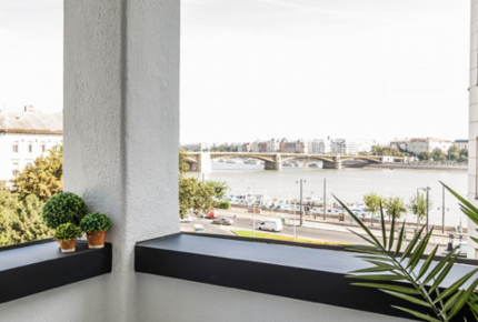 Panoramic two-bedroom premium apartment for rent Budapest II. district Víziváros