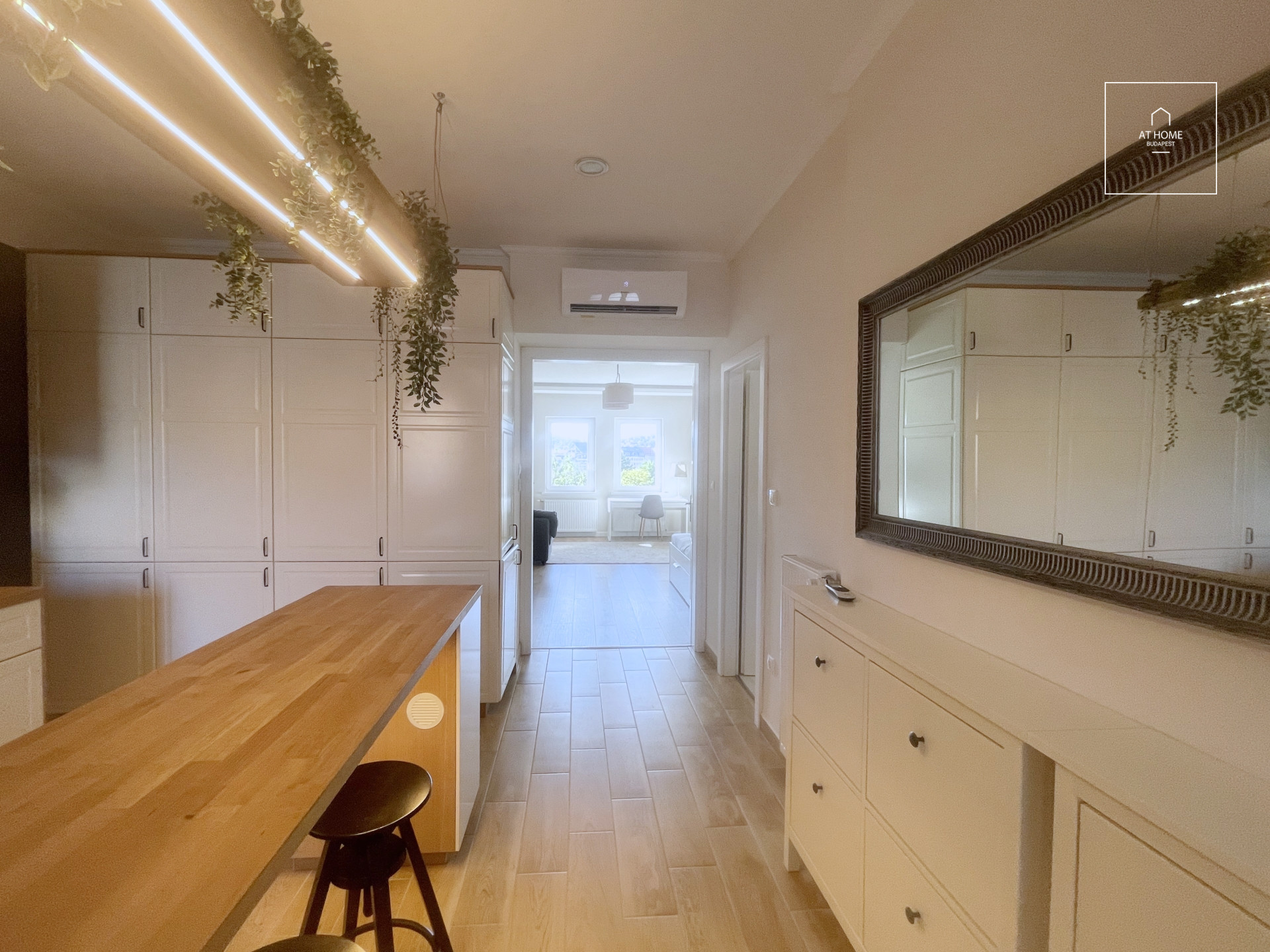 1 Bedroom 1 livingroom exclusive apartment for rent in district XII. of Budapest