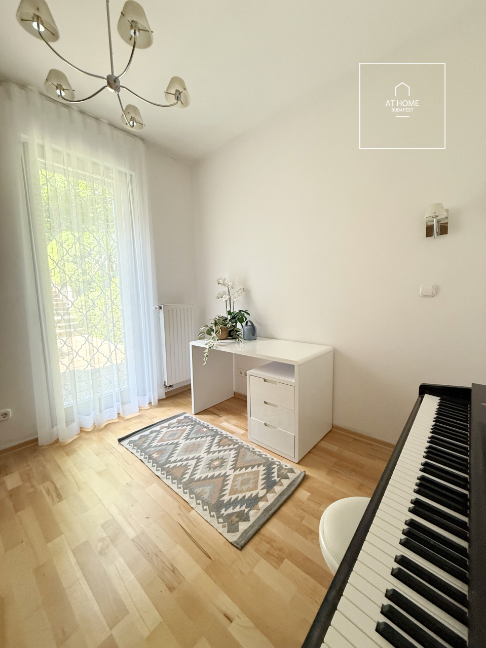 Newly Built 2-Bedroom Apartment with Private Terrace in District XI, Gellérthegy