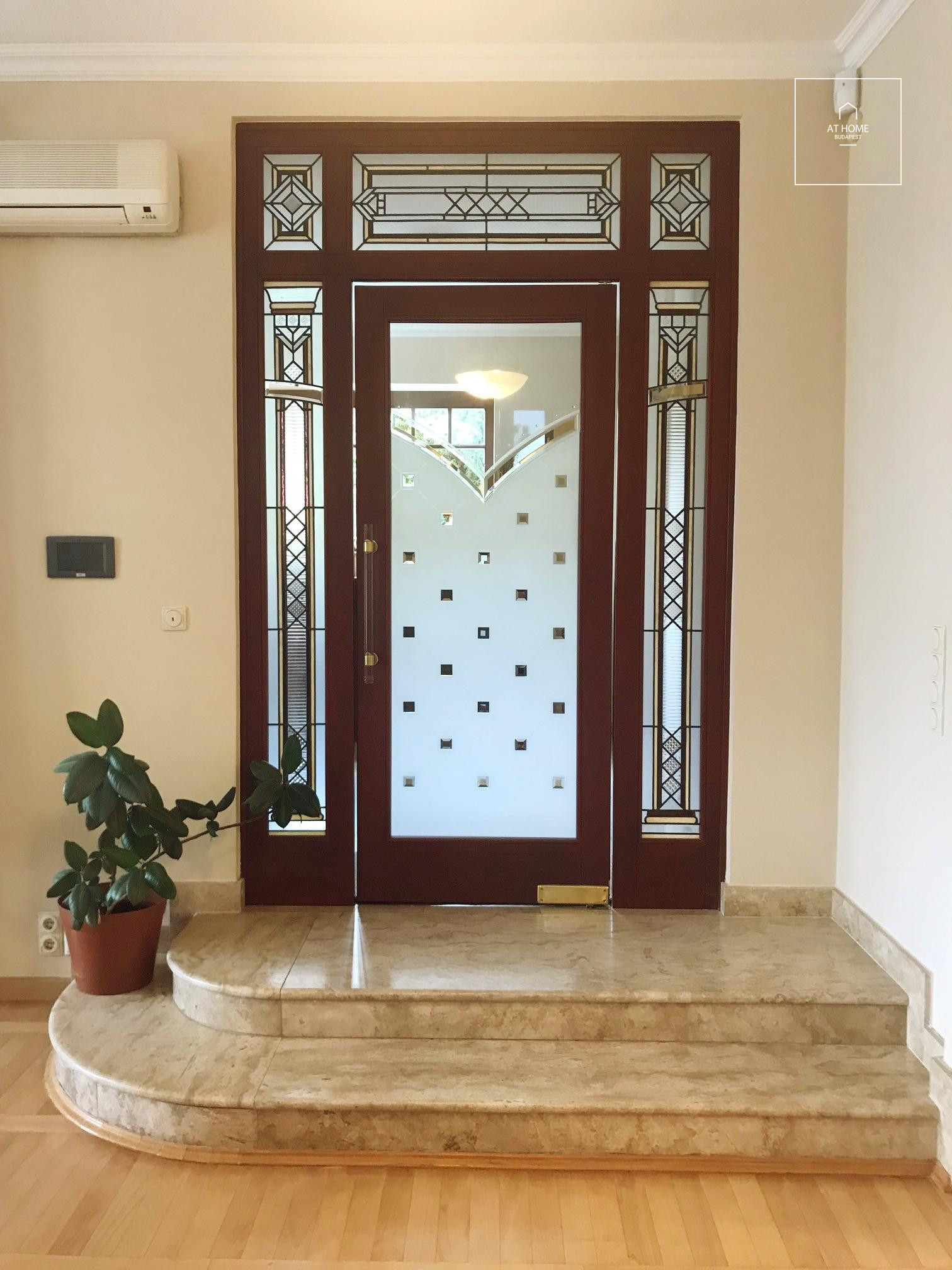 Elegant detached house II/A. district, Széphalom