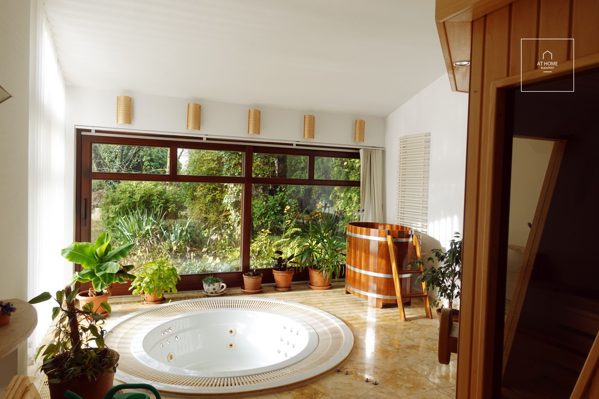 Elegáns önálló családi ház  II/A. kerület, Széphalom