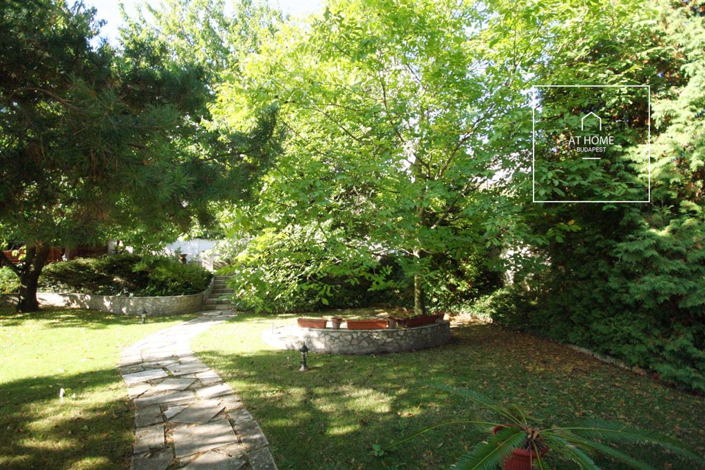 Elegáns önálló családi ház  II/A. kerület, Széphalom