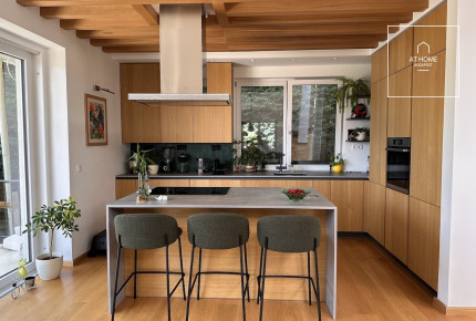 Two-storey 260 sqm, 3-bedroom family house in District II/A, Máriaremete