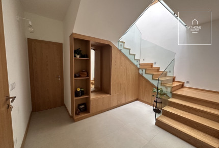 Two-storey 260 sqm, 3-bedroom family house in District II/A, Máriaremete