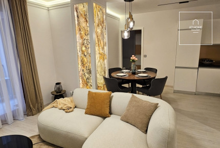 2-bedroom apartment with a large balcony in District VI, Terézváros