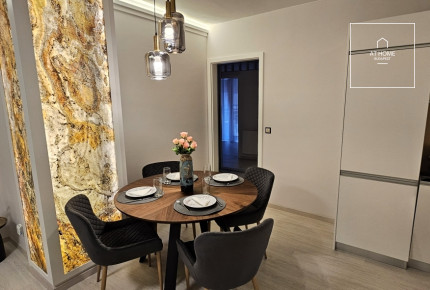 2-bedroom apartment with a large balcony in District VI, Terézváros