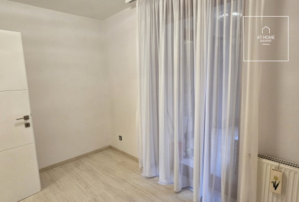 2-bedroom apartment with a large balcony in District VI, Terézváros