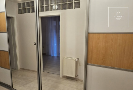 2-bedroom apartment with a large balcony in District VI, Terézváros