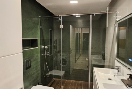 2-bedroom apartment with a large balcony in District VI, Terézváros