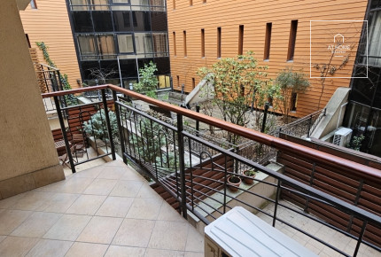 2-bedroom apartment with a large balcony in District VI, Terézváros