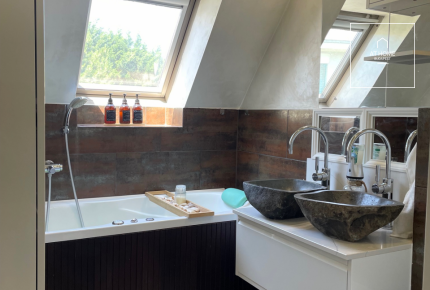 Panoramic 128 m² Apartment with Private Garden in District II, Zöldmál