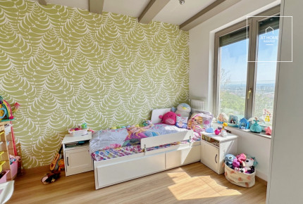 Panoramic 128 m² Apartment with Private Garden in District II, Zöldmál