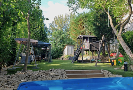 Panoramic 128 m² Apartment with Private Garden in District II, Zöldmál