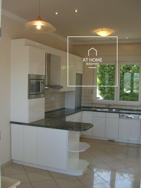 Gyönyörű Önálló családi ház II/A. kerület, Remetekertváros