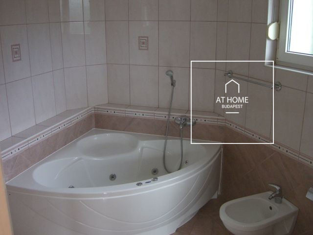 Beautiful detached house II/A. district, Remetekertváros