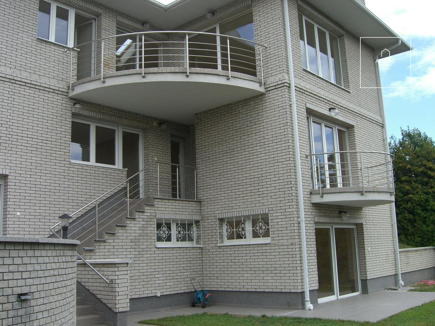 Beautiful detached house II/A. district, Remetekertváros