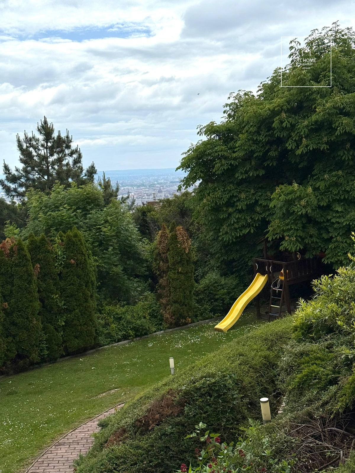 Panoramic luxury apartment with garden access in Istenhegy, District XII