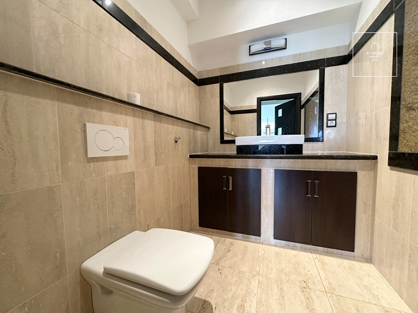 Panoramic luxury apartment with garden access in Istenhegy, District XII