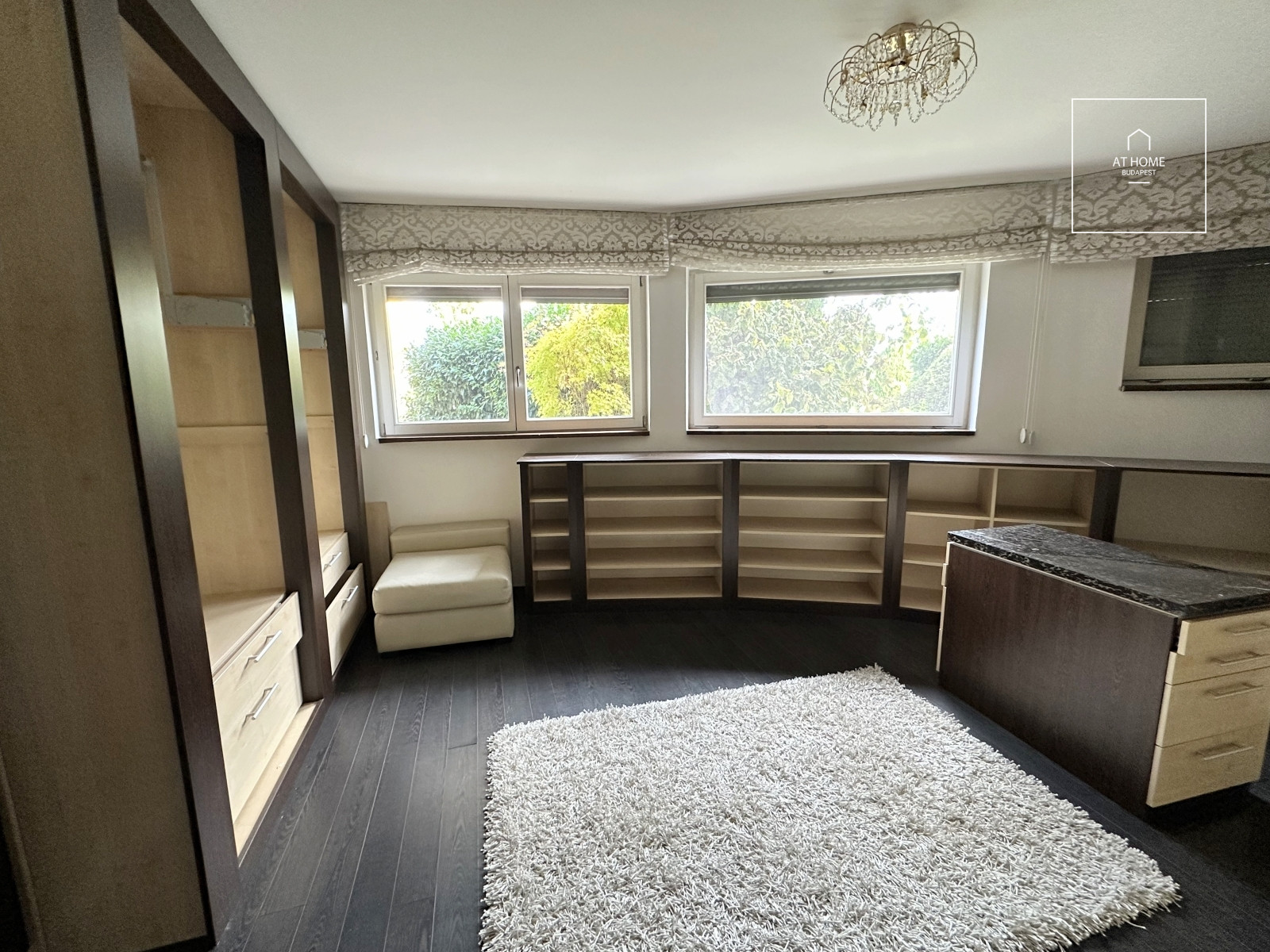 Panoramic luxury apartment with garden access in Istenhegy, District XII