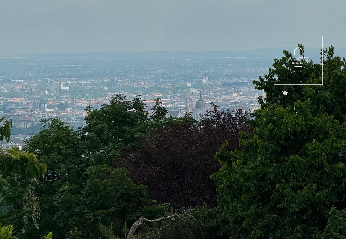 Panorámás luxuslakás kertkapcsolattal Istenhegyen a XII. kerületben