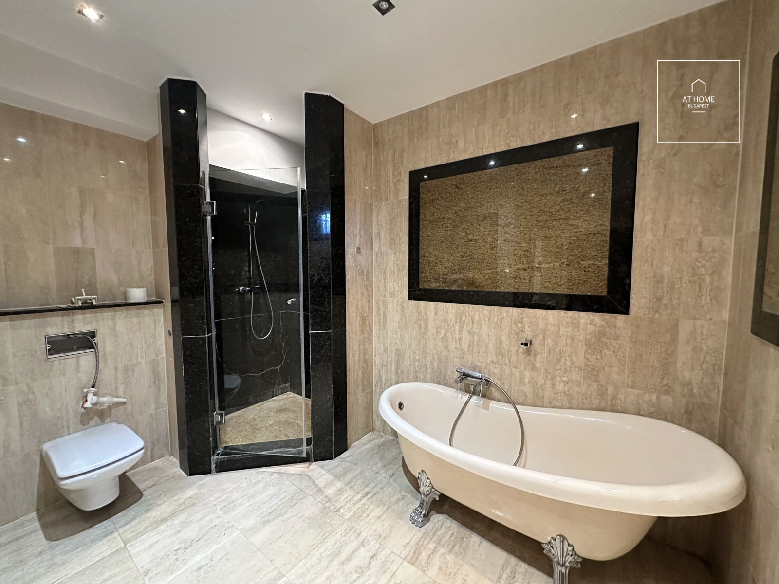 Panoramic luxury apartment with garden access in Istenhegy, District XII