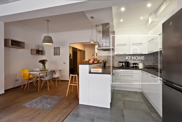 2-Bedroom Apartment with Balcony in District IX, Inner Ferencváros