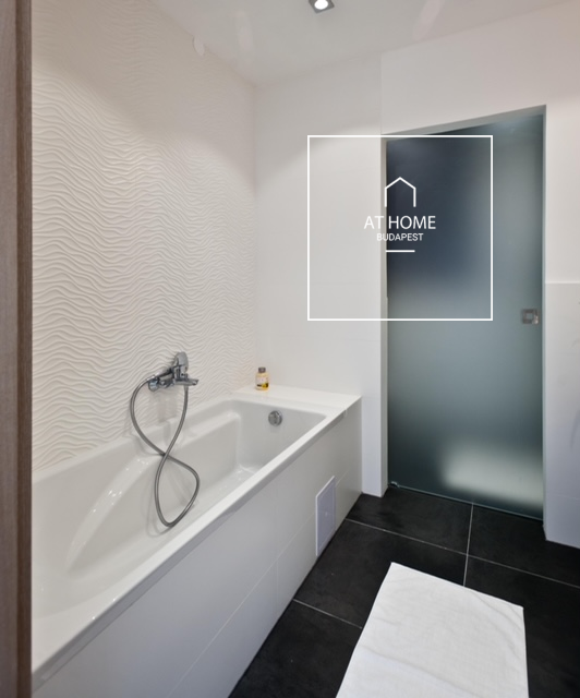 Erkélyes 2 hálószobás lakás IX. kerület, Belső-Ferencváros