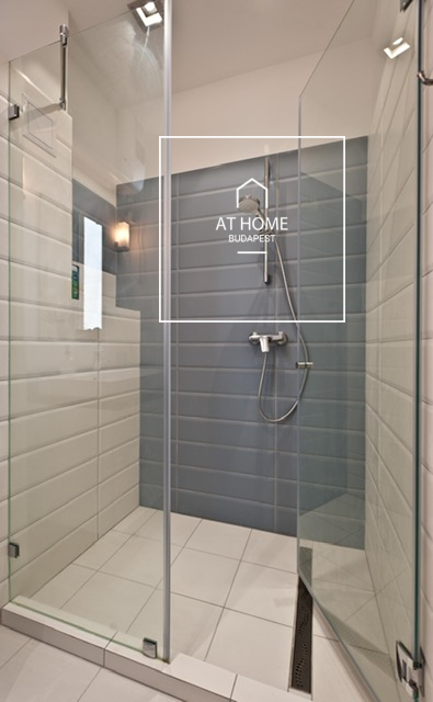 2-Bedroom Apartment with Balcony in District IX, Inner Ferencváros