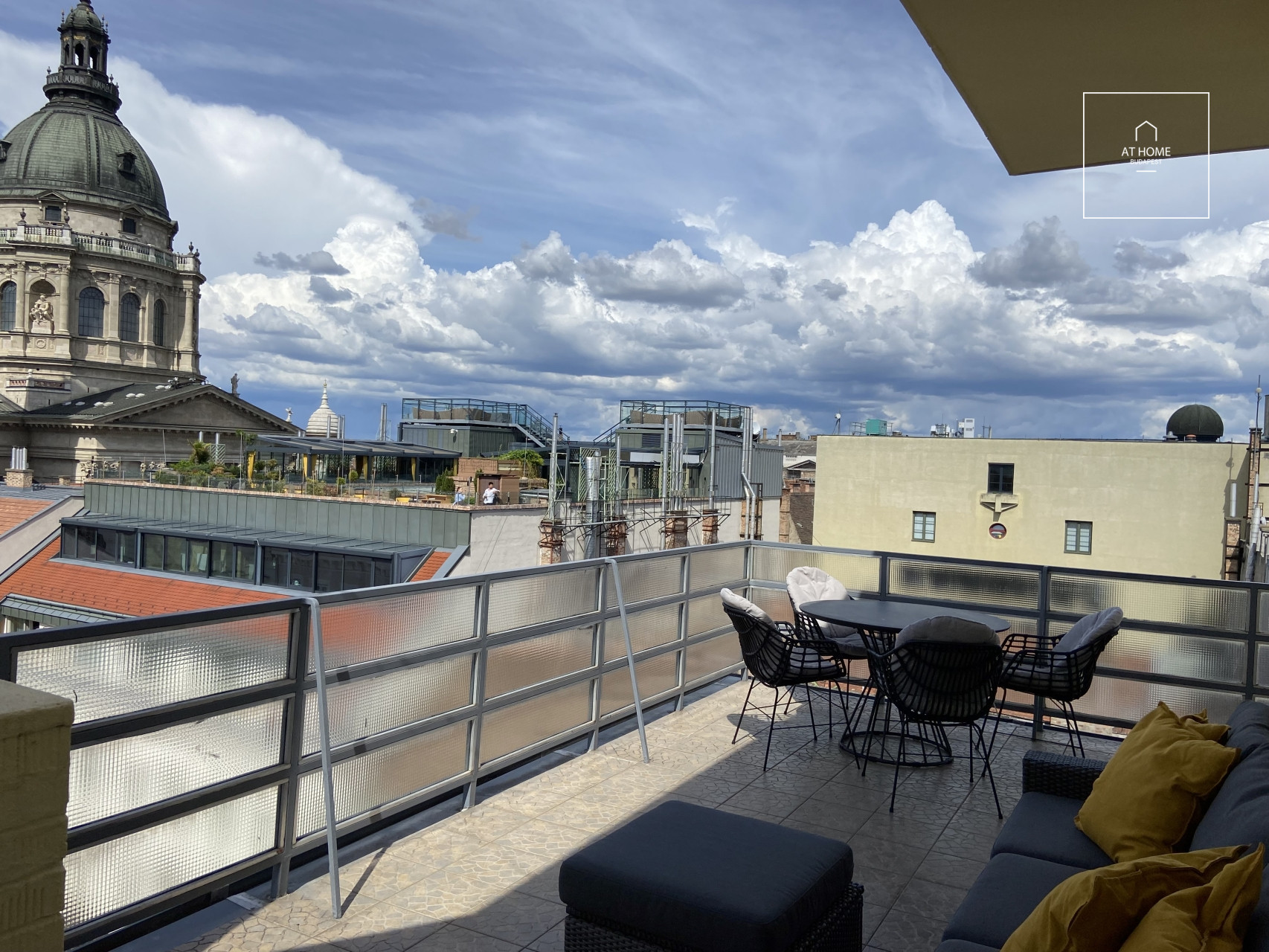 Premium panoramic apartment for rent in Budapest, District V, Lipótváros.