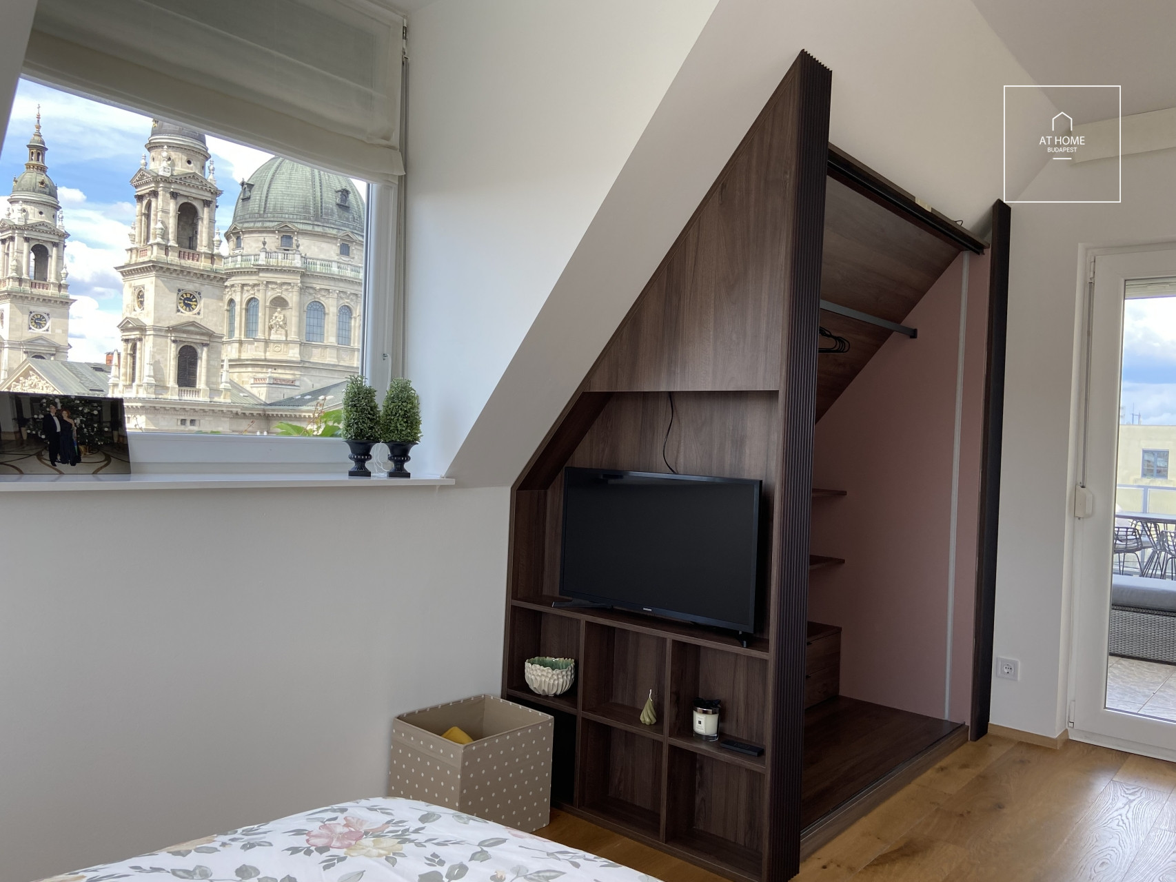 Premium panoramic apartment for rent in Budapest, District V, Lipótváros.