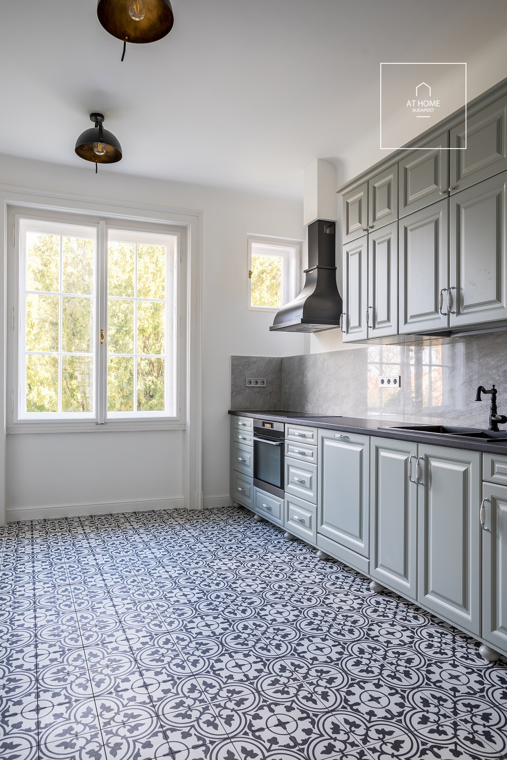 Refurbished villa apartment for rent in Budapest II. district