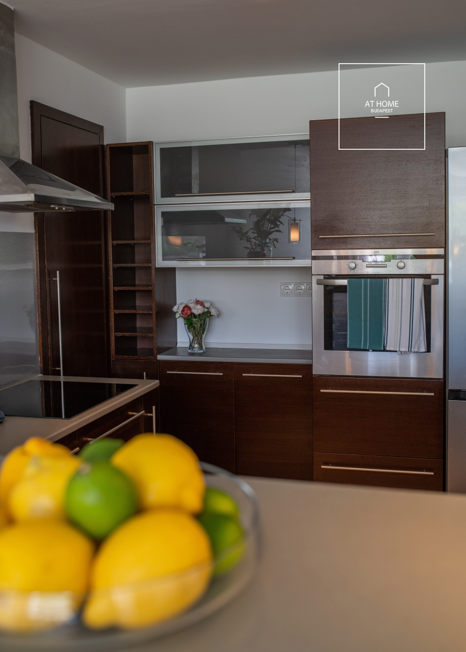 Premium two-bedroom apartment with panoramic views in the 2nd district, Törökvész, Budapest