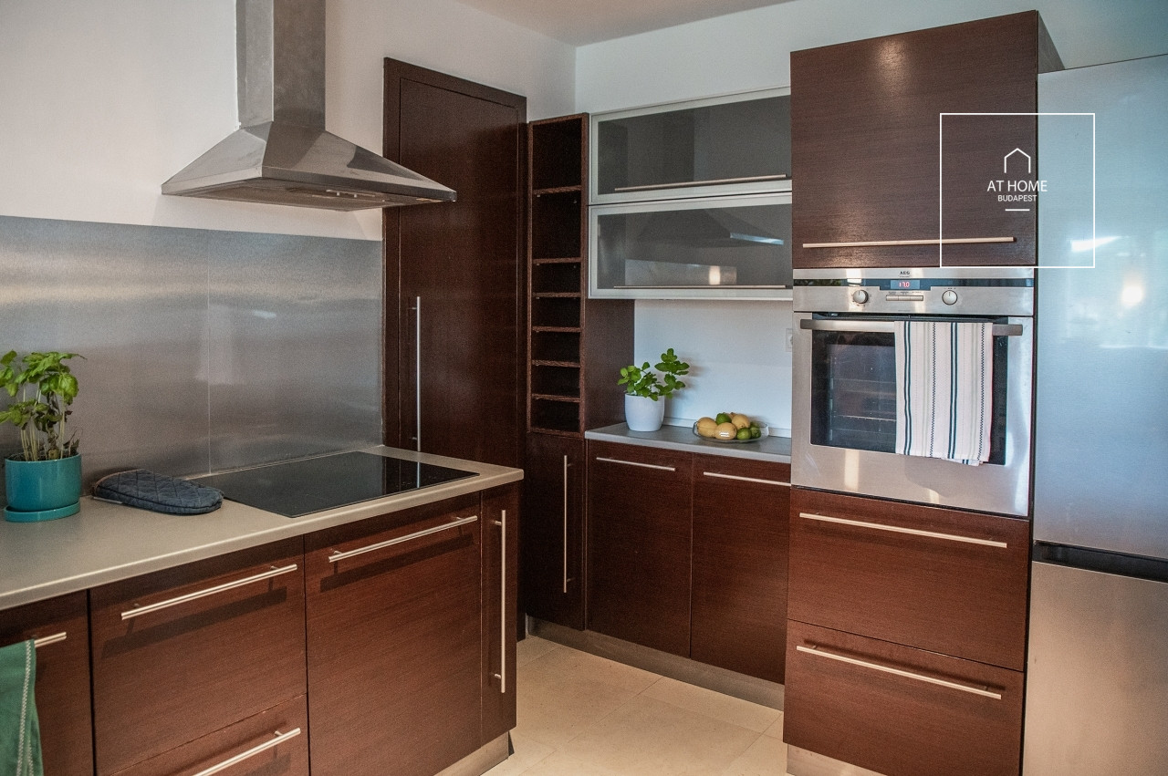 Premium two-bedroom apartment with panoramic views in the 2nd district, Törökvész, Budapest