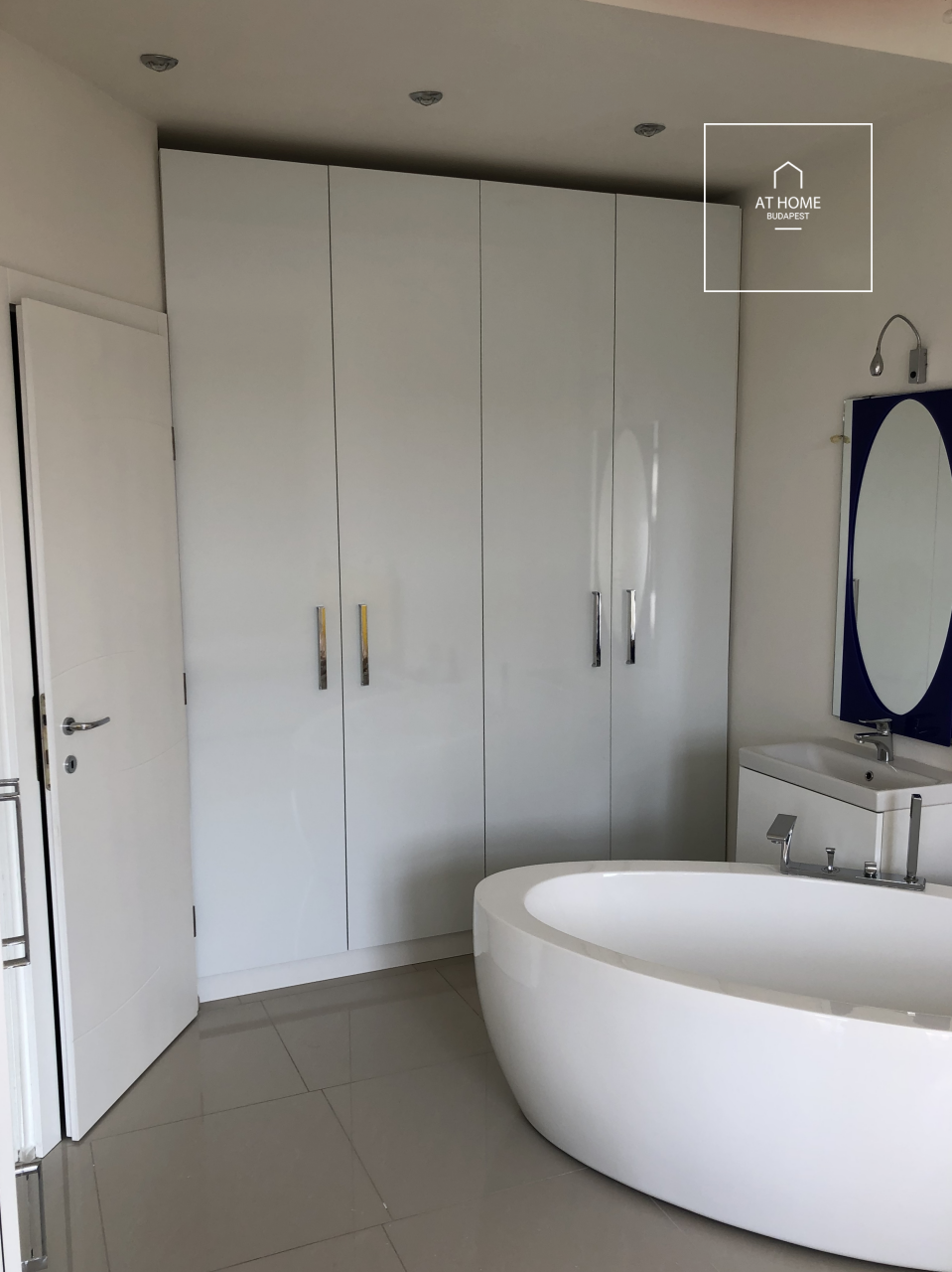 Panoramic 90 sqm, 2-Bedroom Apartment in District XII, Németvölgy