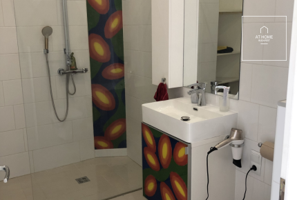 Panoramic 90 sqm, 2-Bedroom Apartment in District XII, Németvölgy